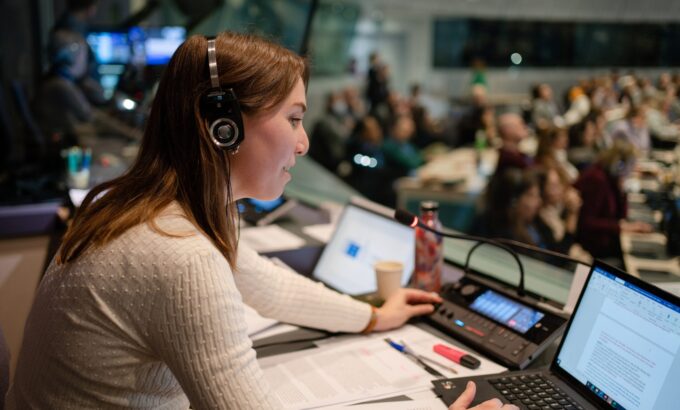 Simultaneous interpretation Simultaneous interpretation